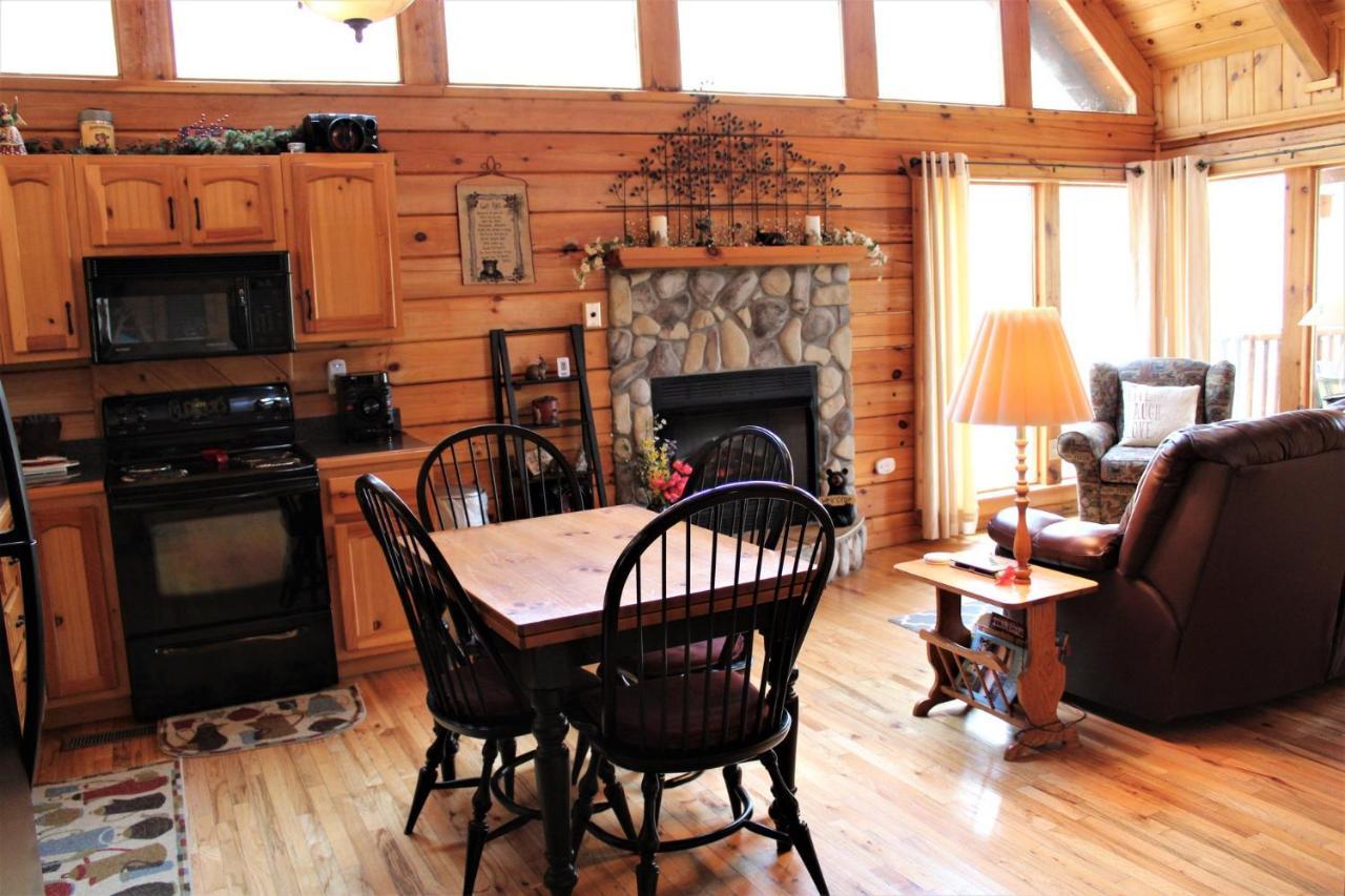Mountain Joy -Private Treehouse Style Cabin That Sleeps 4-Free Tickets Gatlinburg Bagian luar foto